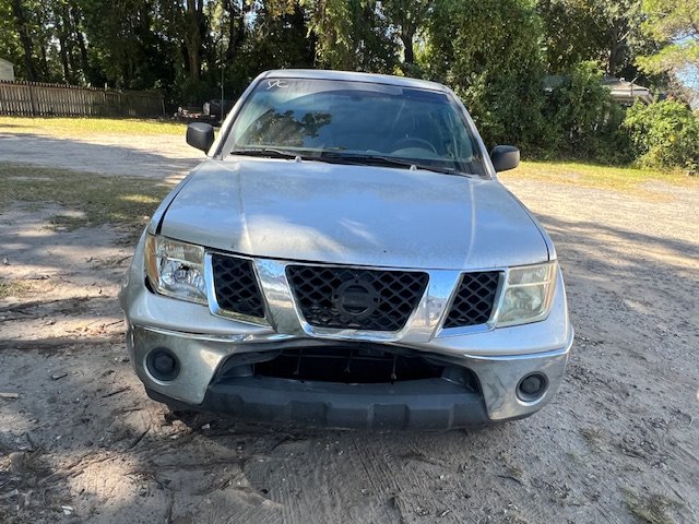 2006 Nissan Frontier LE photo 2