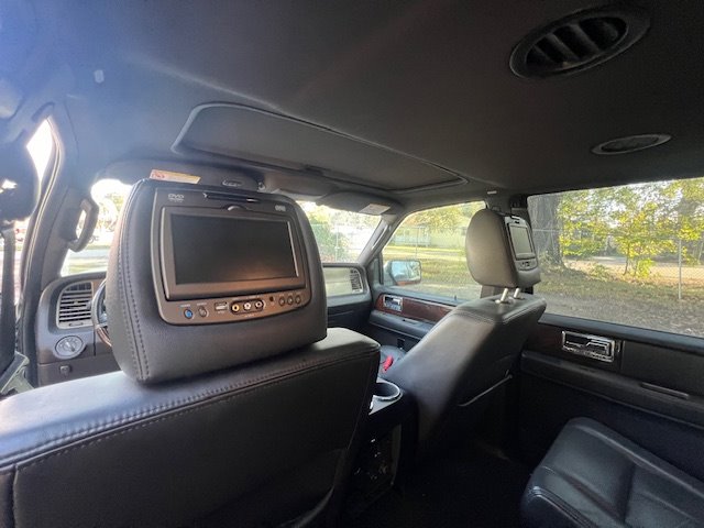 2014 Lincoln Navigator Base photo 7