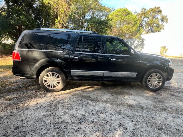 2014 Lincoln Navigator Base photo 3