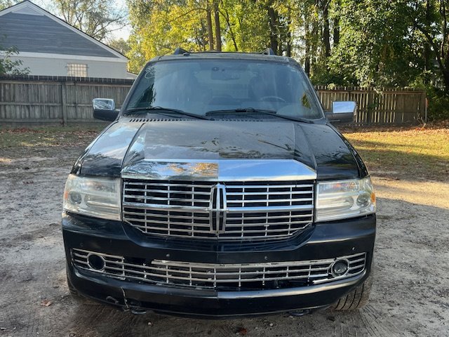 2014 Lincoln Navigator Base photo 2