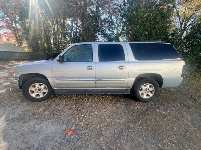 2004 GMC Yukon XL SLE photo 5