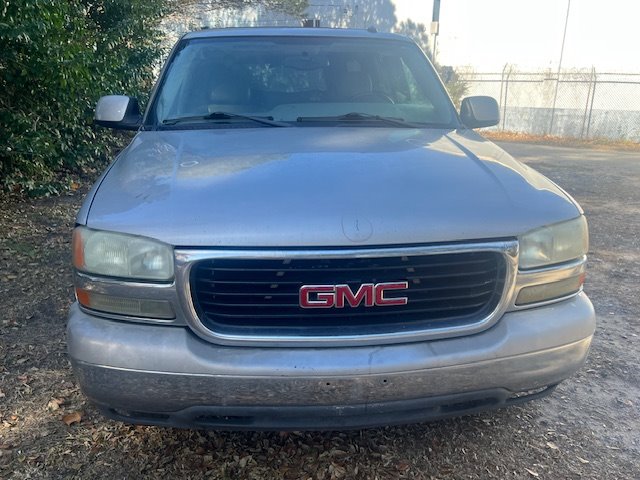 2004 GMC Yukon XL SLE photo 2