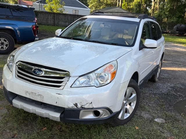 2011 Subaru Outback 3.6R Limited's photo