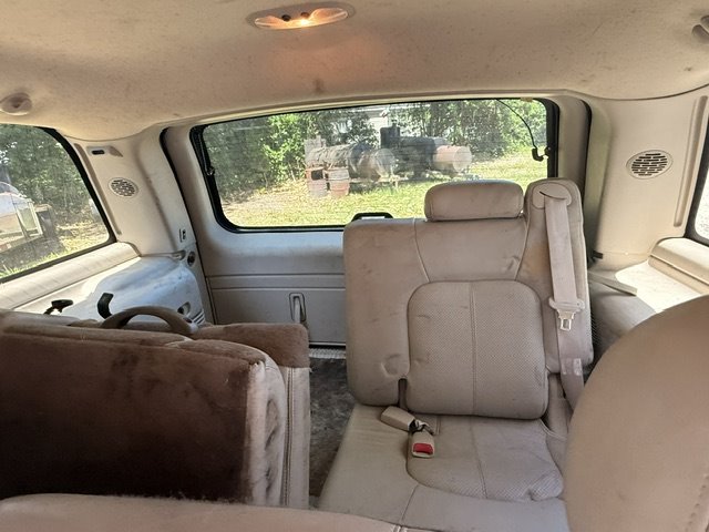2002 Cadillac Escalade Base - Photo 8