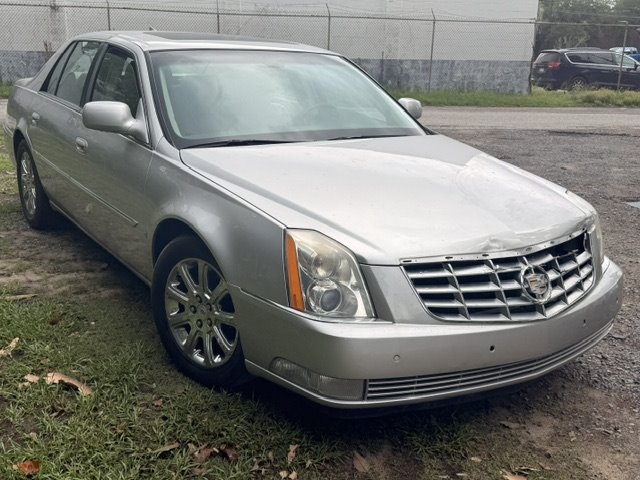 2009 Cadillac DTS's photo
